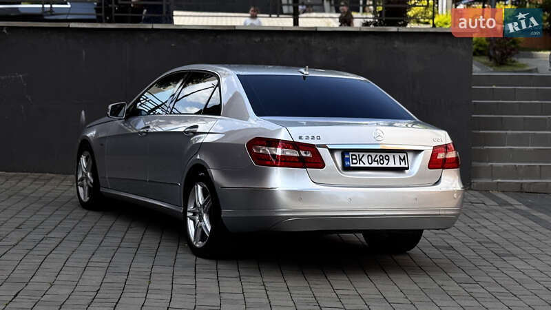 Седан Mercedes-Benz E-Class 2009 в Ивано-Франковске
