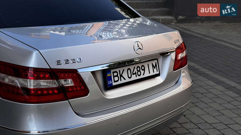 Седан Mercedes-Benz E-Class 2009 в Ивано-Франковске