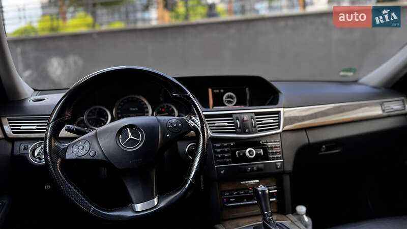 Седан Mercedes-Benz E-Class 2009 в Ивано-Франковске