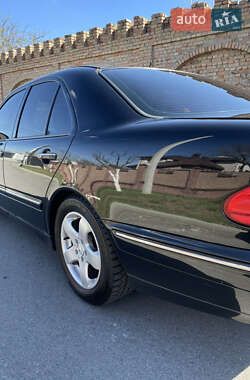 Седан Mercedes-Benz E-Class 2000 в 