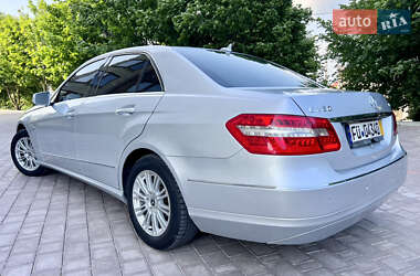 Седан Mercedes-Benz E-Class 2010 в 