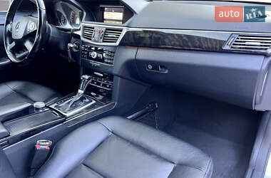 Седан Mercedes-Benz E-Class 2010 в 