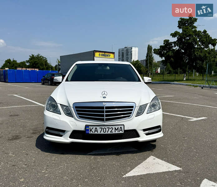 Седан Mercedes-Benz E-Class 2012 в Киеве