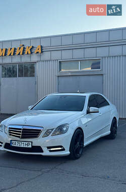 Седан Mercedes-Benz E-Class 2012 в 