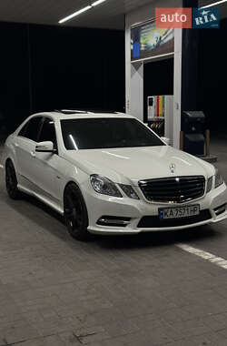 Седан Mercedes-Benz E-Class 2012 в Днепре