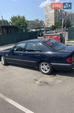 Седан Mercedes-Benz E-Class 1998 в 