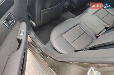 Универсал Mercedes-Benz E-Class 2011 в 
