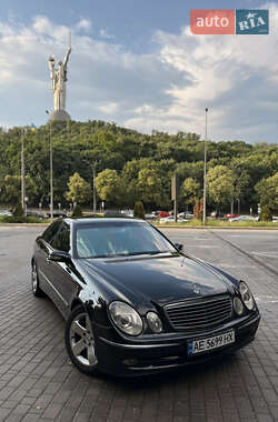 Седан Mercedes-Benz E-Class 2002 в Киеве