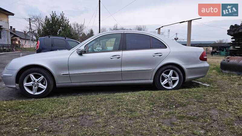 Седан Mercedes-Benz E-Class 2002 в 