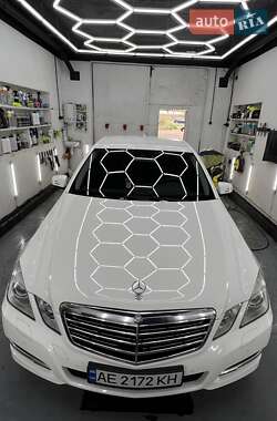 Седан Mercedes-Benz E-Class 2012 в Дніпрі