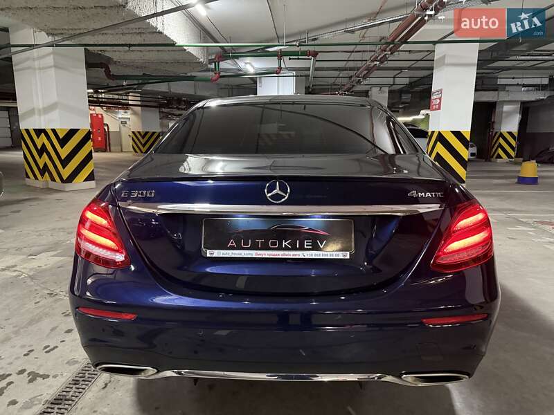 Седан Mercedes-Benz E-Class 2016 в Киеве