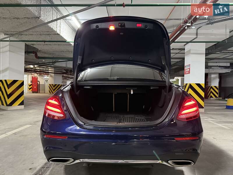Седан Mercedes-Benz E-Class 2016 в Киеве