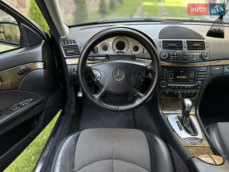 Седан Mercedes-Benz E-Class 2003 в Сваляве