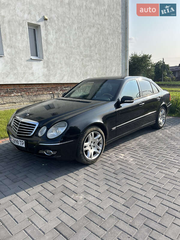 Седан Mercedes-Benz E-Class 2006 в Львові