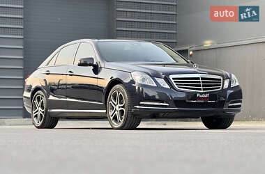 Седан Mercedes-Benz E-Class 2011 в 