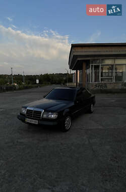 Седан Mercedes-Benz E-Class 1987 в Українці