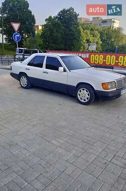 Седан Mercedes-Benz E-Class 1988 в 