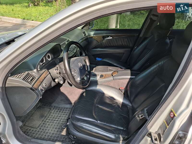 Седан Mercedes-Benz E-Class 2003 в Киеве