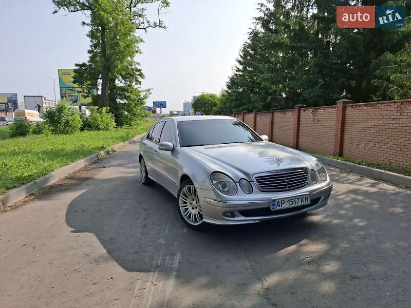 Седан Mercedes-Benz E-Class 2003 в 