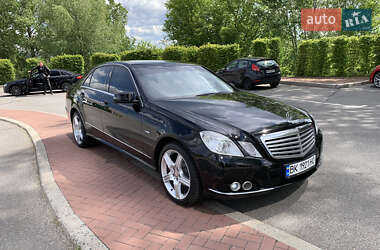 Седан Mercedes-Benz E-Class 2011 в 
