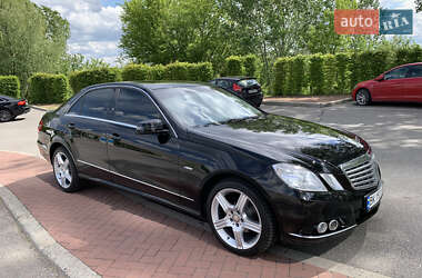 Седан Mercedes-Benz E-Class 2011 в 