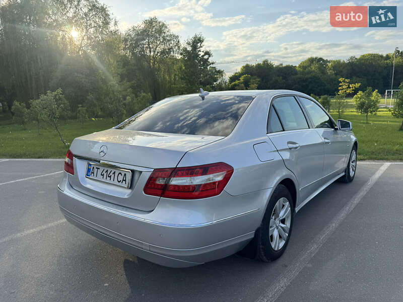 Седан Mercedes-Benz E-Class 2012 в Ивано-Франковске