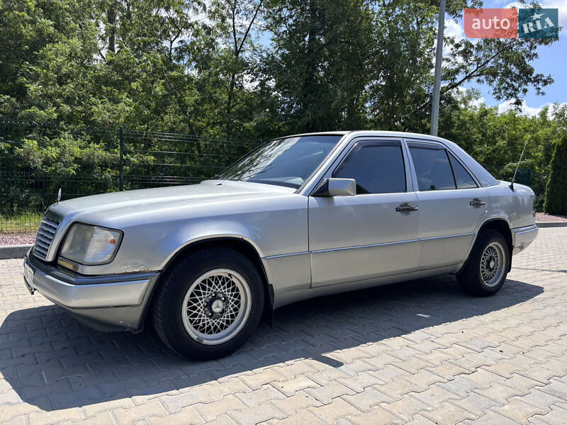 Седан Mercedes-Benz E-Class 1994 в Кременчуге