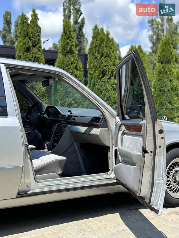 Седан Mercedes-Benz E-Class 1994 в Кременчуге
