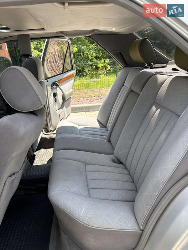 Седан Mercedes-Benz E-Class 1994 в Кременчуге