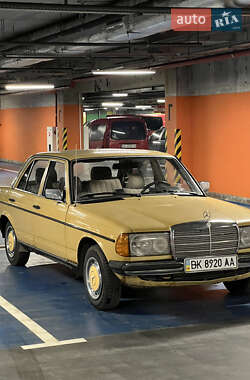 Седан Mercedes-Benz E-Class 1979 в Луцке