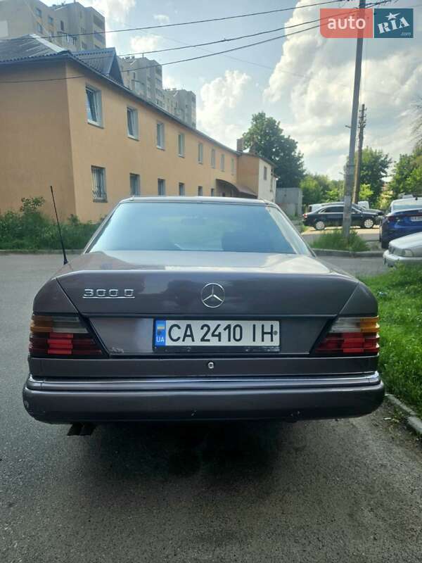 Седан Mercedes-Benz E-Class 1992 в Киеве