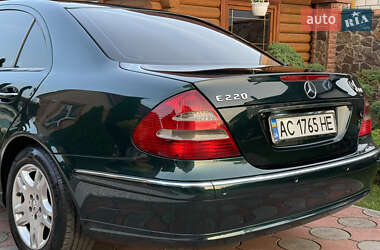 Седан Mercedes-Benz E-Class 2003 в 