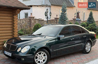 Седан Mercedes-Benz E-Class 2003 в Вараше