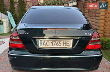 Седан Mercedes-Benz E-Class 2003 в 