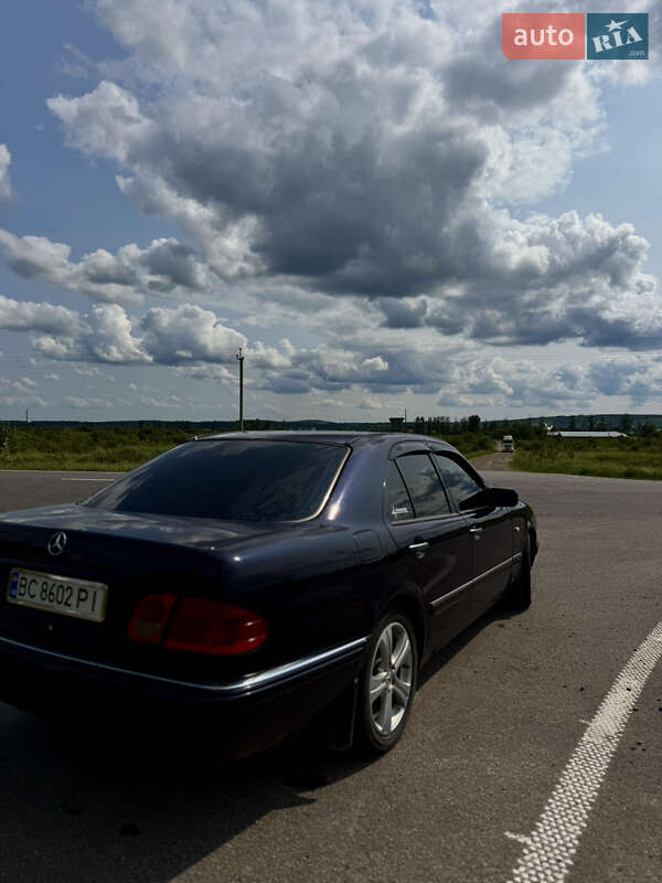Седан Mercedes-Benz E-Class 1998 в Жовкві