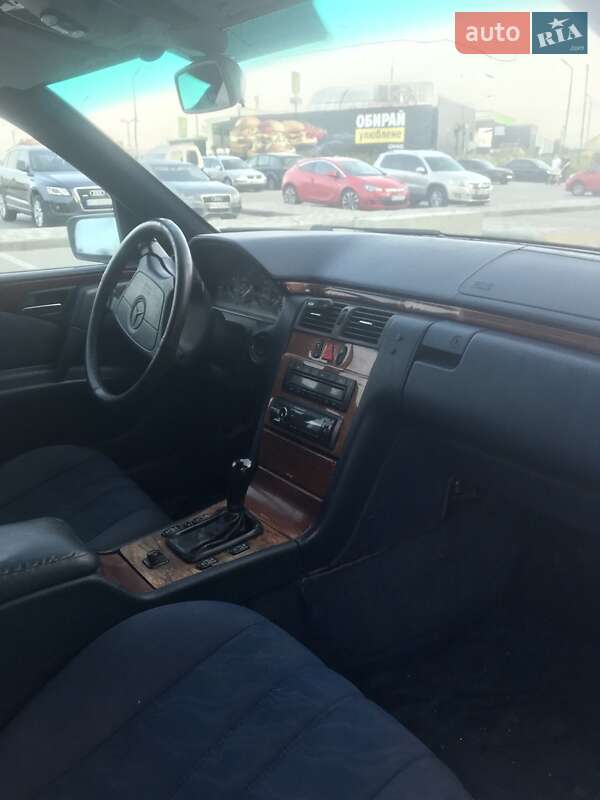 Универсал Mercedes-Benz E-Class 1997 в Львове