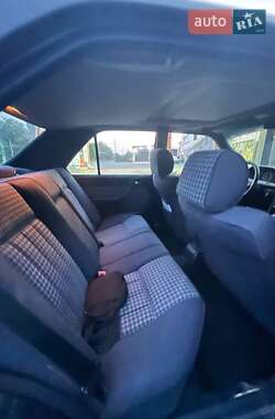 Седан Mercedes-Benz E-Class 1995 в 