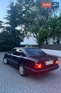 Седан Mercedes-Benz E-Class 1995 в 
