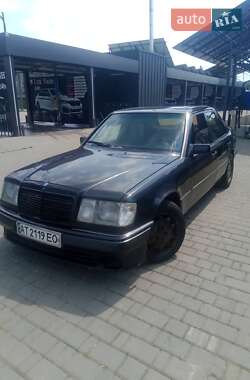 Седан Mercedes-Benz E-Class 1992 в Коломые