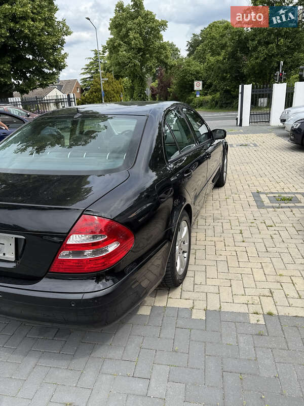Седан Mercedes-Benz E-Class 2004 в Луцке