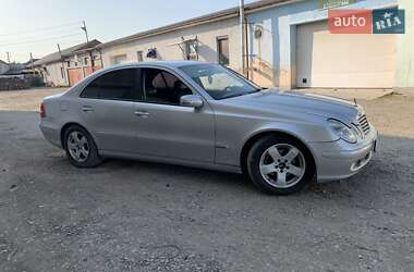 Седан Mercedes-Benz E-Class 2002 в Надвірній