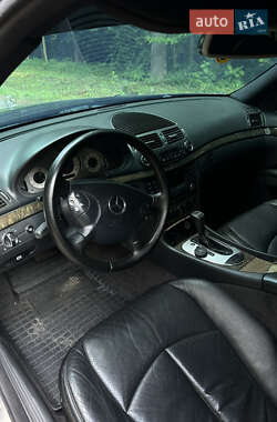 Седан Mercedes-Benz E-Class 2002 в 