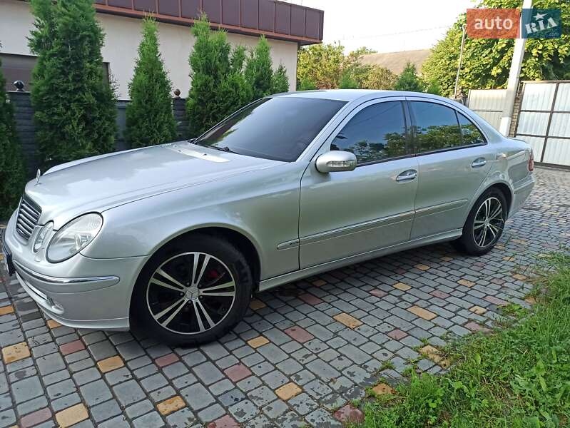 Седан Mercedes-Benz E-Class 2004 в Гайсину