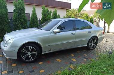 Седан Mercedes-Benz E-Class 2004 в Гайсине