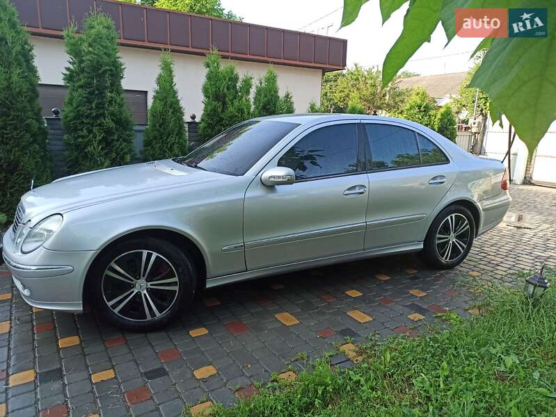 Mercedes-Benz E-Class 2004