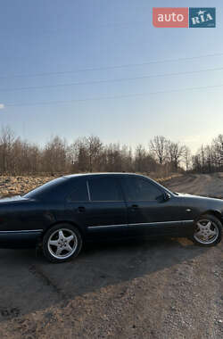 Седан Mercedes-Benz E-Class 1997 в 