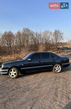Седан Mercedes-Benz E-Class 1997 в 