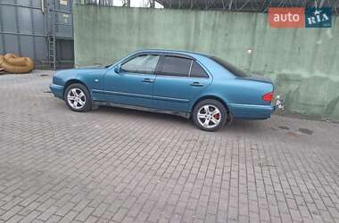 Седан Mercedes-Benz E-Class 1999 в 