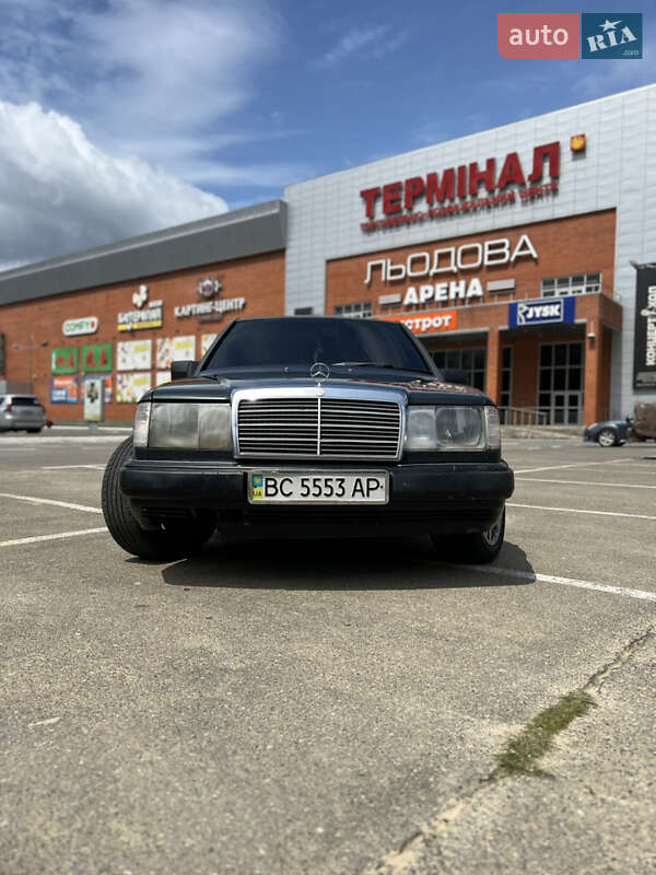 Седан Mercedes-Benz E-Class 1989 в Зарічному