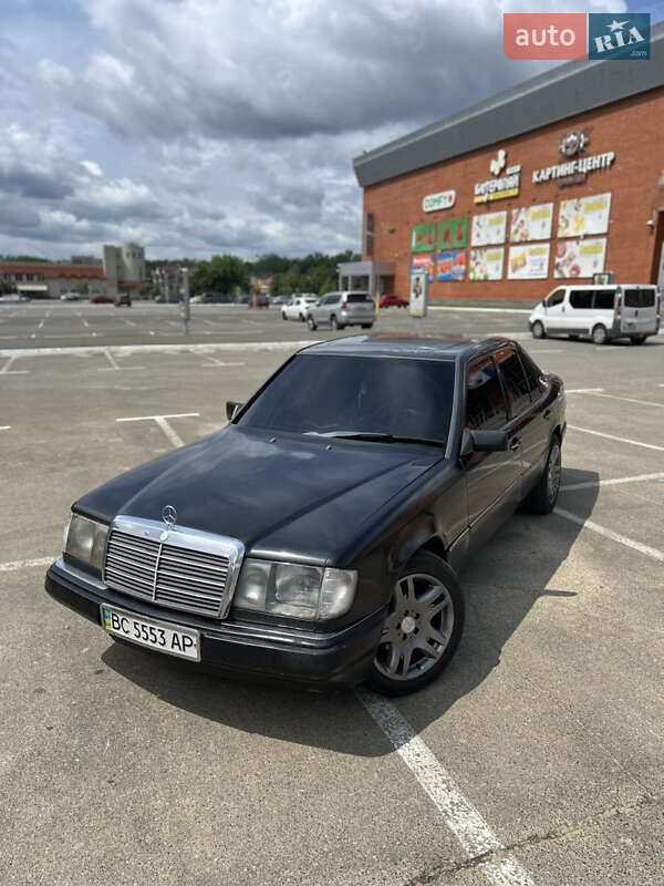 Седан Mercedes-Benz E-Class 1989 в Зарічному
